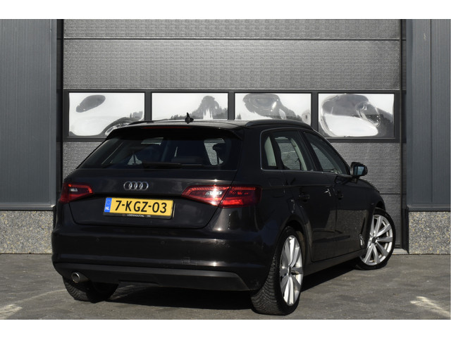 Foto 7 van Audi A3 Sportback 1.6 TDI Ambition Pro Line plus Clima - Cruise - Navi