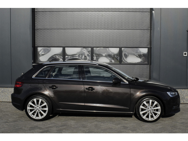 Foto 6 van Audi A3 Sportback 1.6 TDI Ambition Pro Line plus Clima - Cruise - Navi