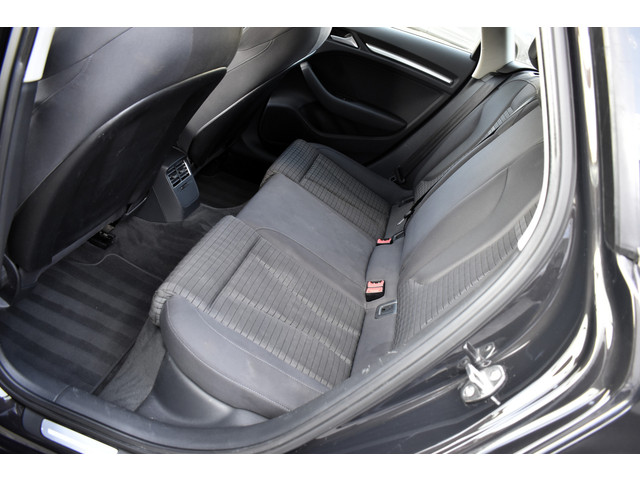 Foto 4 van Audi A3 Sportback 1.6 TDI Ambition Pro Line plus Clima - Cruise - Navi