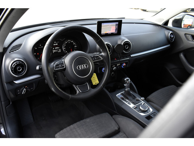 Foto 3 van Audi A3 Sportback 1.6 TDI Ambition Pro Line plus Clima - Cruise - Navi