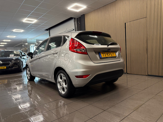 Foto 10 van Ford Fiesta 1.25 Titanium * 77.763 km + NAP / Airco / LM Velgen / NL Auto *