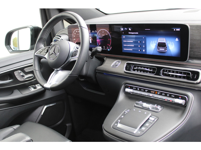 Foto 5 van Mercedes-Benz V-Klasse 300d / AMG / 4-Matic / 7-Persoons / Luchtvering / Pano / Elec Stoelen / Burme