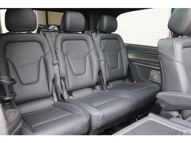 Foto 10 van Mercedes-Benz V-Klasse 300d / AMG / 4-Matic / 7-Persoons / Luchtvering / Pano / Elec Stoelen / Burme