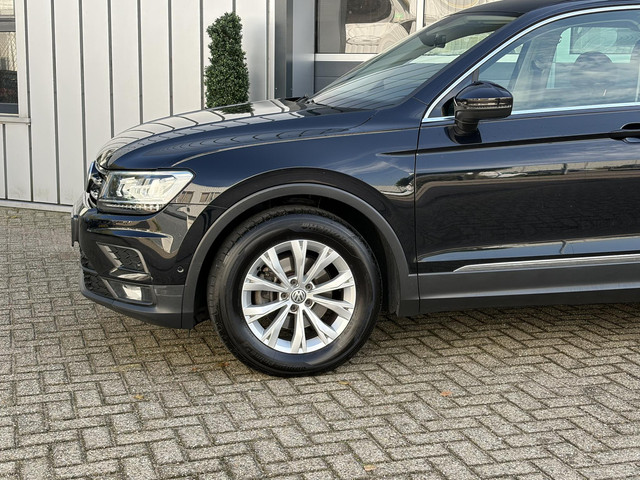 Foto 3 van Volkswagen Tiguan ACT Highline | Alcantara | Keyless Entry/Start | Adaptive Cruise | Elec. Achterkle