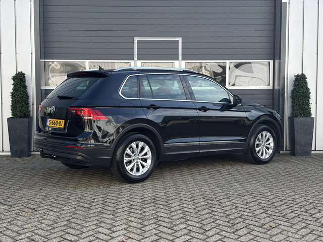 Foto 7 van Volkswagen Tiguan ACT Highline | Alcantara | Keyless Entry/Start | Adaptive Cruise | Elec. Achterkle