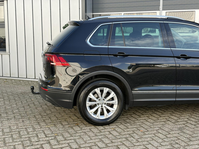 Foto 8 van Volkswagen Tiguan ACT Highline | Alcantara | Keyless Entry/Start | Adaptive Cruise | Elec. Achterkle