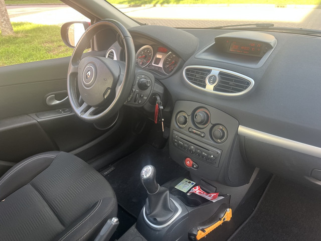 Foto 5 van Renault Clio 1.2 TCe Collection Cruise Clima Lage Km Nap