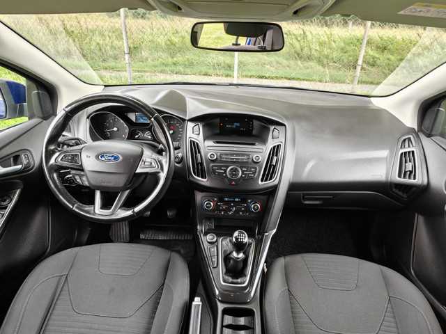Foto 4 van Ford Focus Wagon 1.0 Titanium Edition | NIEUWE DISTRIBUTIE | CLIMA | CRUISE | HAAK |  STOELVERWARMIN