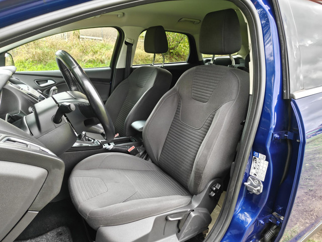 Foto 6 van Ford Focus Wagon 1.0 Titanium Edition | NIEUWE DISTRIBUTIE | CLIMA | CRUISE | HAAK |  STOELVERWARMIN