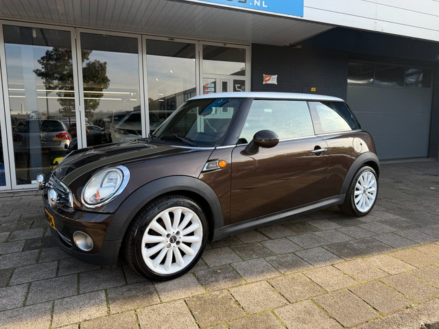 Foto 3 van Mini 3-Deurs 1.6 Cooper Mayfair AIRCO|LEDER|STOEL VERW.|APK TOT 18/10/2027