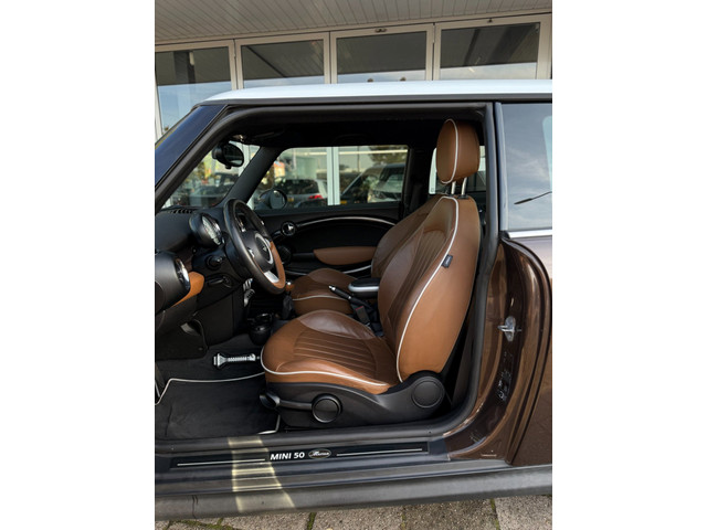 Foto 10 van Mini 3-Deurs 1.6 Cooper Mayfair AIRCO|LEDER|STOEL VERW.|APK TOT 18/10/2027