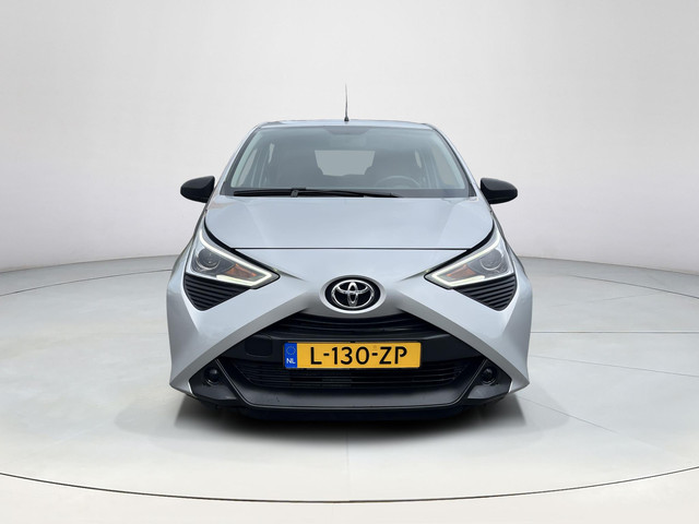 Foto 9 van Toyota Aygo 1.0 VVT-i x-fun | 5 deurs | Airconditioning | Bluetooth | Elektrische ramen voor | Centr