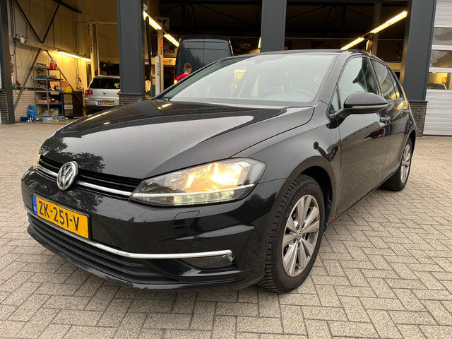 Foto 4 van Volkswagen Golf 1.0 TSI Trendline