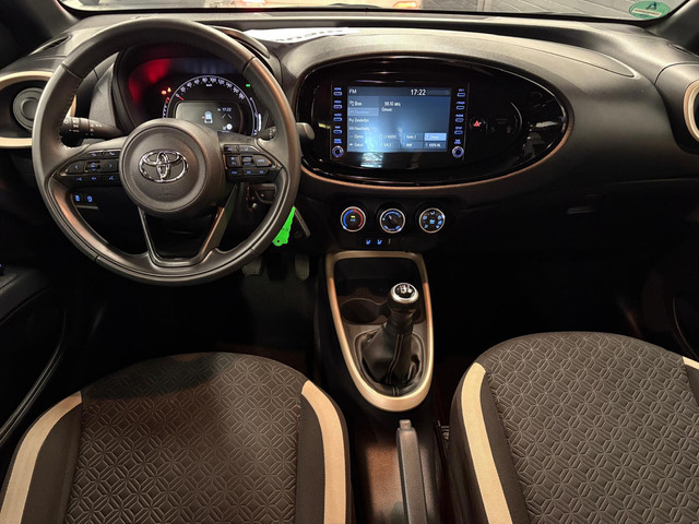 Foto 7 van Toyota Aygo X 1.0 VVT-i MT Pulse | Carplay | 17" | Camera |stoelverwarming