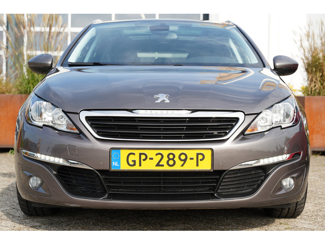 Foto 8 van Peugeot 308 SW 1.2 PureTech Blue Lease Executive 110pk | Audio-navigatie full map | Cruise Control |