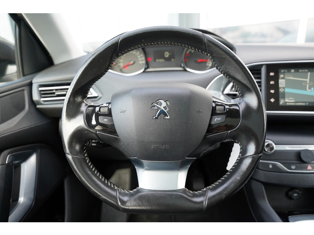 Foto 2 van Peugeot 308 SW 1.2 PureTech Blue Lease Executive 110pk | Audio-navigatie full map | Cruise Control |