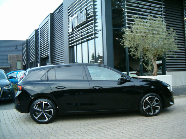 Foto 9 van Opel ASTRA 1.2 Turbo GS - 131pk