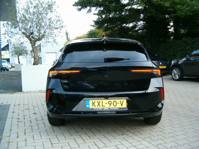 Foto 8 van Opel ASTRA 1.2 Turbo GS - 131pk