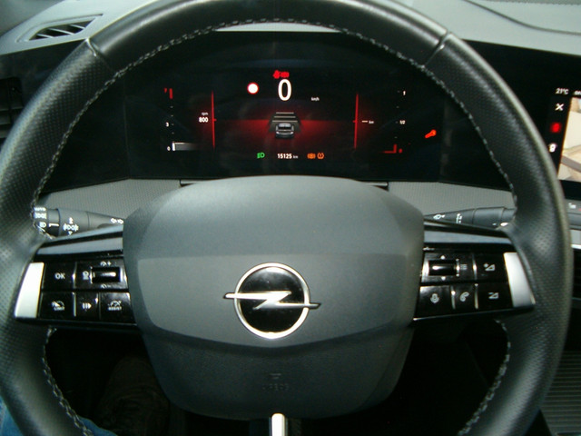 Foto 3 van Opel ASTRA 1.2 Turbo GS - 131pk