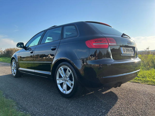 Foto 2 van Audi A3 Sportback 1.4 TFSI Attraction | Pano | Stoelverwarming | Bluetooth | Parkeersensoren