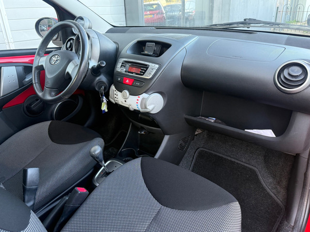Foto 7 van Toyota Aygo 1.0 VVT-i Aspiration| AUTOMAAT| AIRCO| NAP
