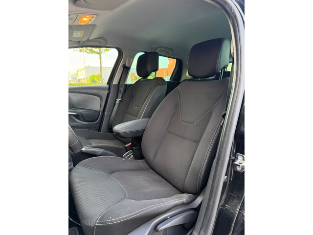 Foto 8 van Renault Clio Estate 1.5 dCi Night&Day (bj 2015)