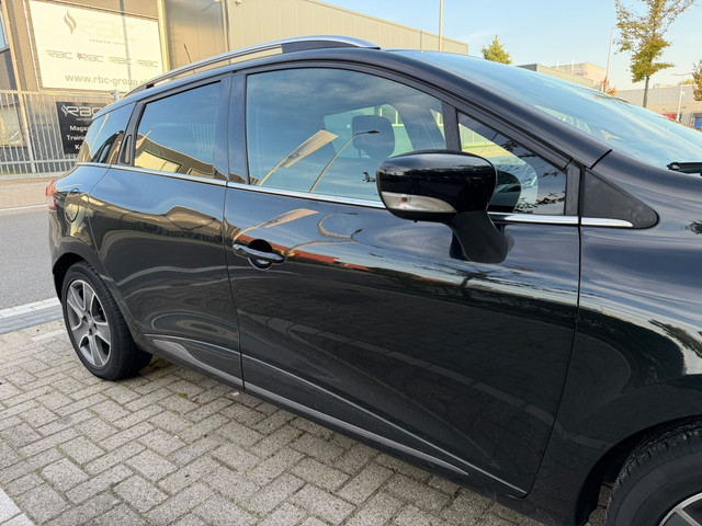 Foto 2 van Renault Clio Estate 1.5 dCi Night&Day (bj 2015)