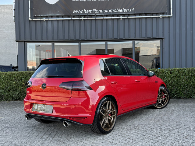 Foto 10 van Volkswagen Golf 7 GTI Performance 2.0 TSI 320pk DSG / Aut. Pano Leder Dynaudio Milltek Eventuri 19"