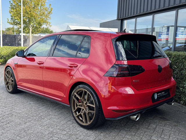 Foto 7 van Volkswagen Golf 7 GTI Performance 2.0 TSI 320pk DSG / Aut. Pano Leder Dynaudio Milltek Eventuri 19"