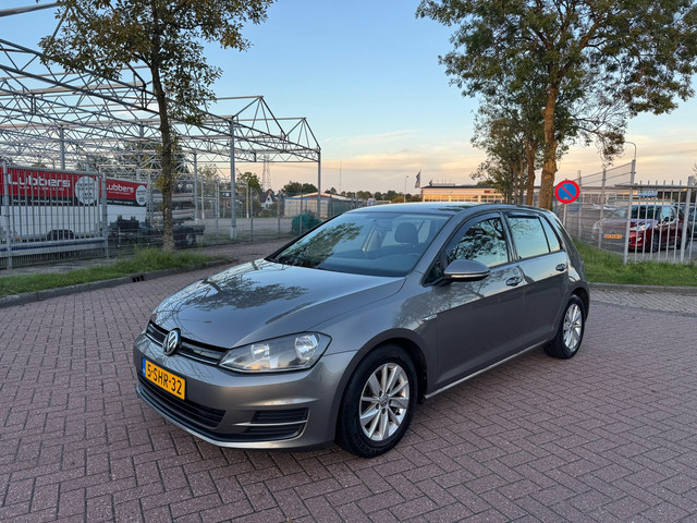 Foto 2 van Volkswagen Golf 1.6 TDI Trendline BlueMotion