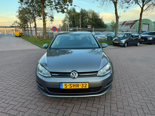 Foto 3 van Volkswagen Golf 1.6 TDI Trendline BlueMotion