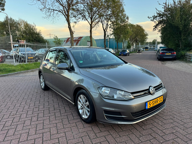 Foto 4 van Volkswagen Golf 1.6 TDI Trendline BlueMotion