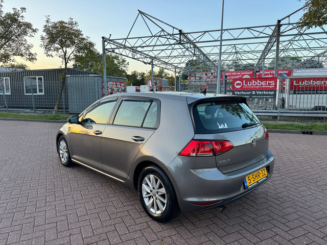 Foto 8 van Volkswagen Golf 1.6 TDI Trendline BlueMotion