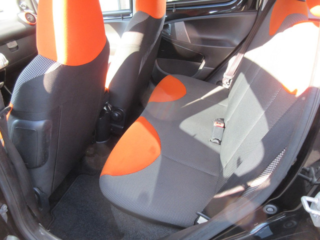 Foto 5 van Toyota Aygo 1.0 VVT-i Dynamic Orange
