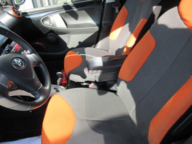 Foto 6 van Toyota Aygo 1.0 VVT-i Dynamic Orange