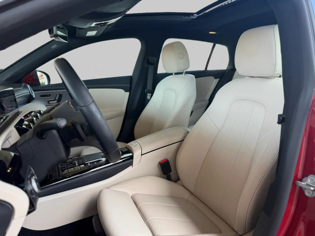 Foto 5 van Mercedes-Benz CLA-klasse Shooting Brake 250e Solution AMG Limited (NL-auto, Goed OnderH, Panorama, S