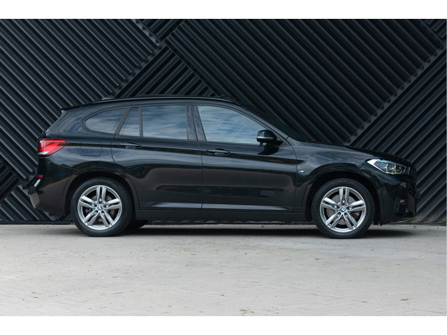 Foto 7 van BMW X1 xDrive25e M-Sport Pano HUD ACC Keyless Adapt. LED Camera Park Assist