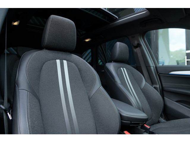 Foto 5 van BMW X1 xDrive25e M-Sport Pano HUD ACC Keyless Adapt. LED Camera Park Assist