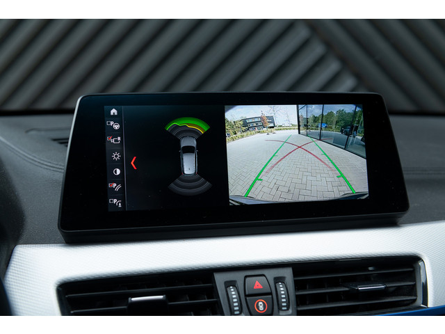 Foto 4 van BMW X1 xDrive25e M-Sport Pano HUD ACC Keyless Adapt. LED Camera Park Assist