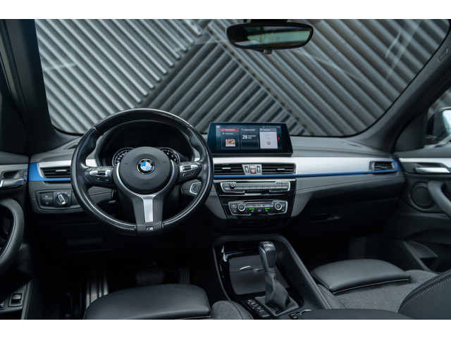 Foto 3 van BMW X1 xDrive25e M-Sport Pano HUD ACC Keyless Adapt. LED Camera Park Assist