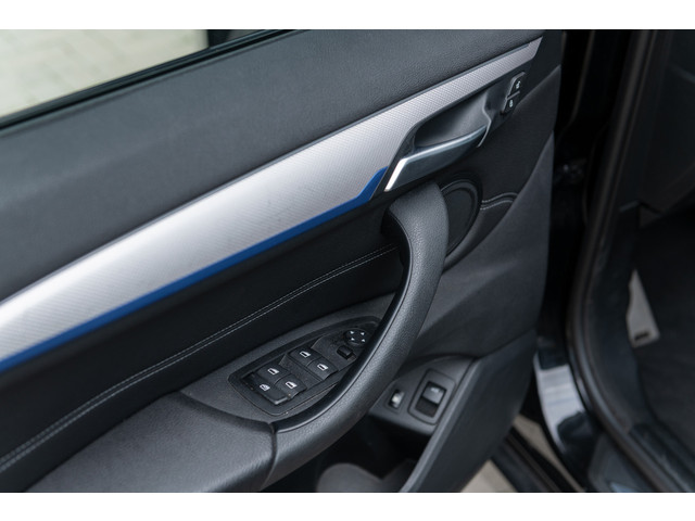 Foto 2 van BMW X1 xDrive25e M-Sport Pano HUD ACC Keyless Adapt. LED Camera Park Assist