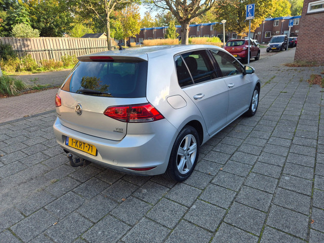Foto 4 van Volkswagen Golf 1.2 TSI Highline AUTOMAAT