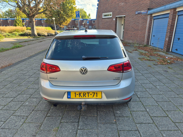 Foto 3 van Volkswagen Golf 1.2 TSI Highline AUTOMAAT