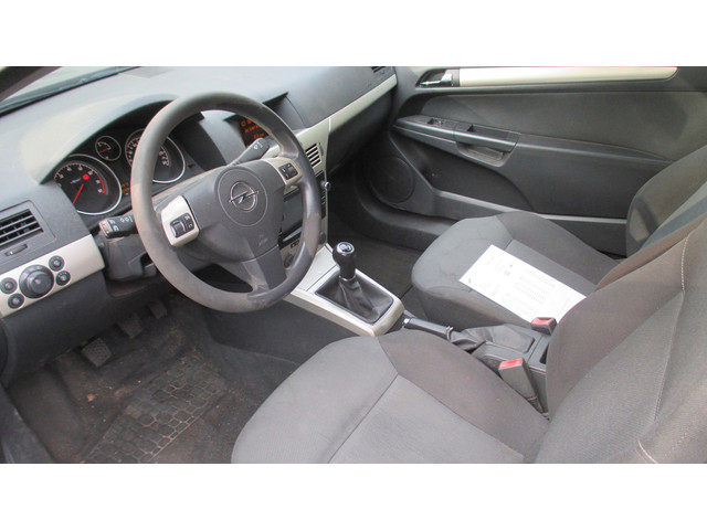 Foto 3 van Opel Astra GTC 1.6 Temptation