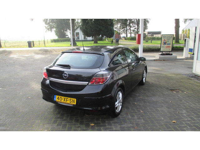Foto 4 van Opel Astra GTC 1.6 Temptation