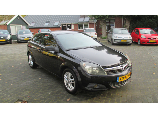 Foto 5 van Opel Astra GTC 1.6 Temptation