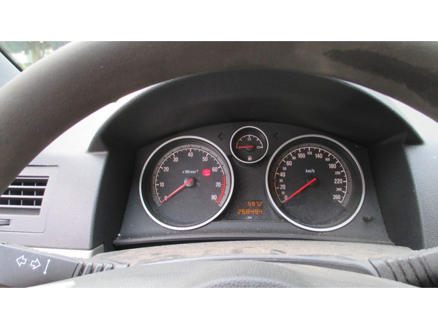 Foto 6 van Opel Astra GTC 1.6 Temptation