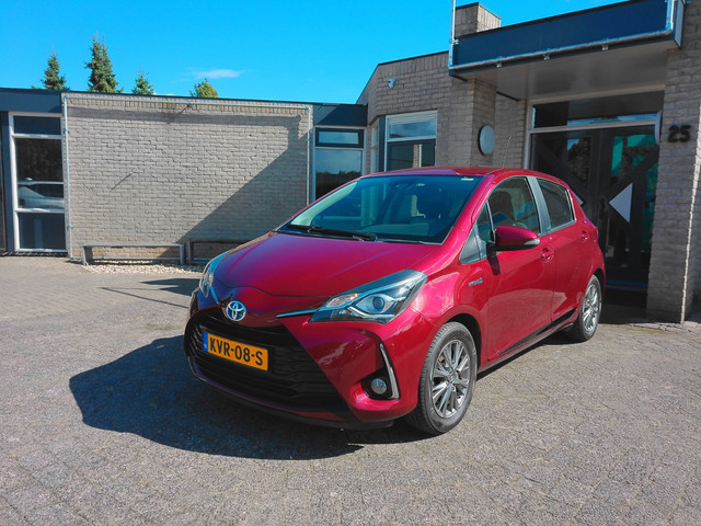 Foto 5 van Toyota Yaris 1.5 Hybrid Executive zeer mooie auto