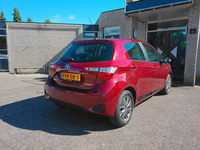 Foto 8 van Toyota Yaris 1.5 Hybrid Executive zeer mooie auto