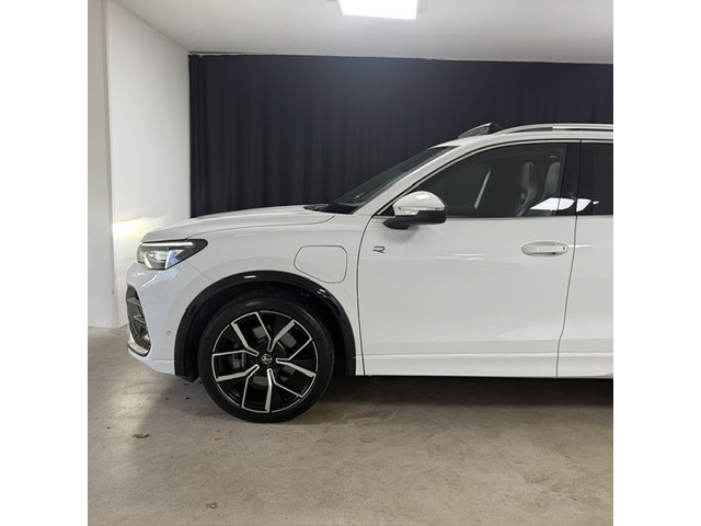 Foto 7 van Volkswagen TIGUAN 1.5 eHybrid R-Line Edition 360/H&k/Pano
